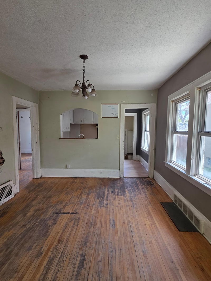 1408 Arona St, Saint Paul, MN 55108