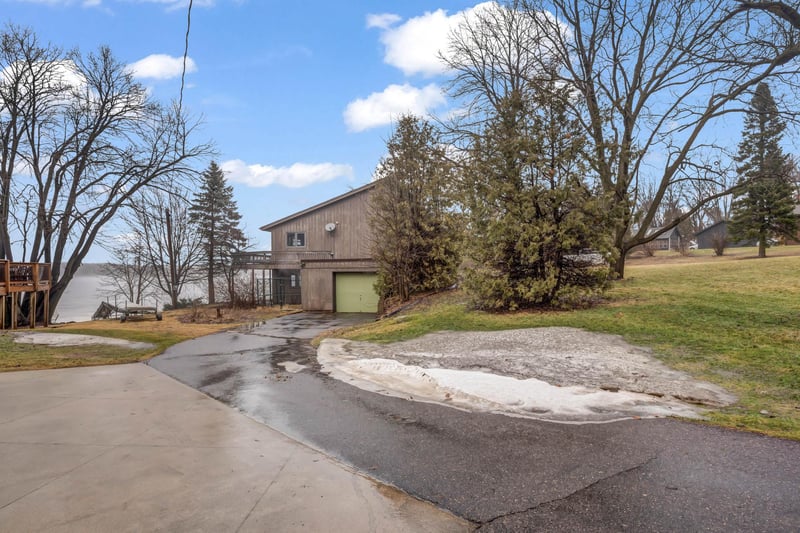 40453 Lake Volney Ln, Le Center, MN 56057