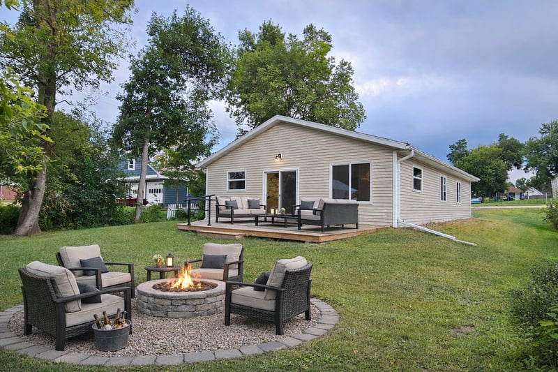 703 2nd St, Henning, MN 56551