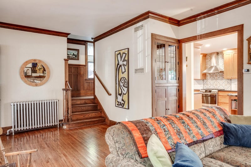 1933 E River Ter, Minneapolis, MN 55414