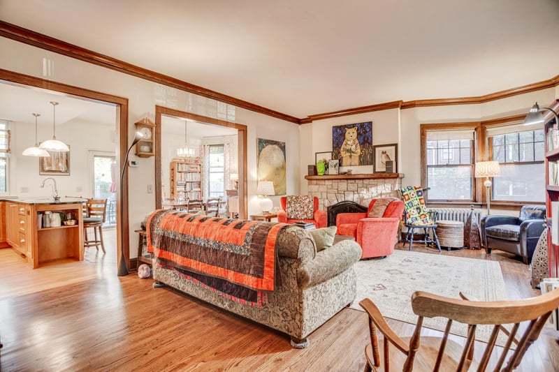 1933 E River Ter, Minneapolis, MN 55414