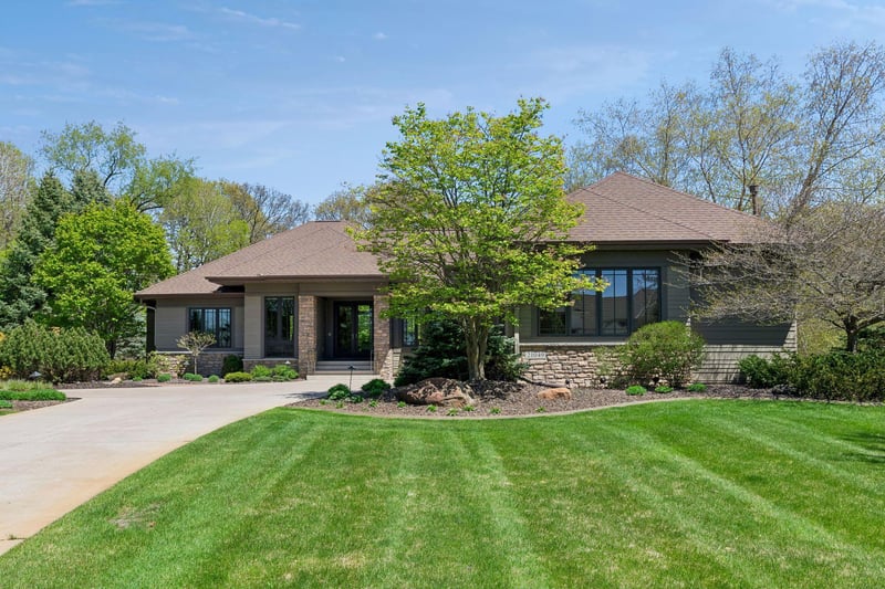 21049 France Blvd, Lakeville, MN 55044