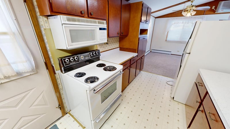 172 Lakeview Dr, Spicer, MN 56288