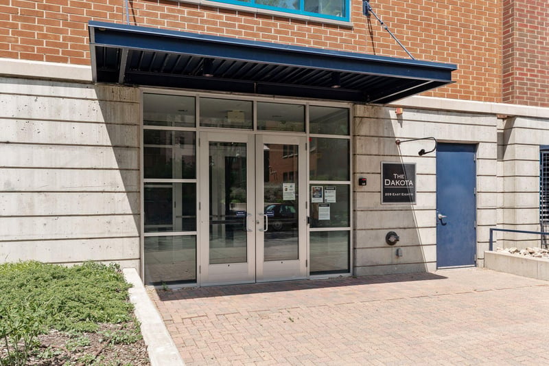 209 8th St E #201, Saint Paul, MN 55101