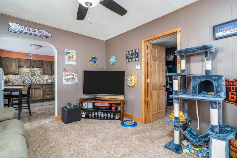 1221 Knight Ave N, Thief River Falls, MN 56701