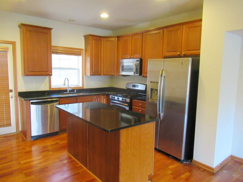 4002 Cedar Grove Ln, Eagan, MN 55122