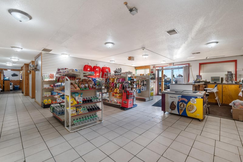 19389 Frontage Rd, Detroit Lakes, MN 56501