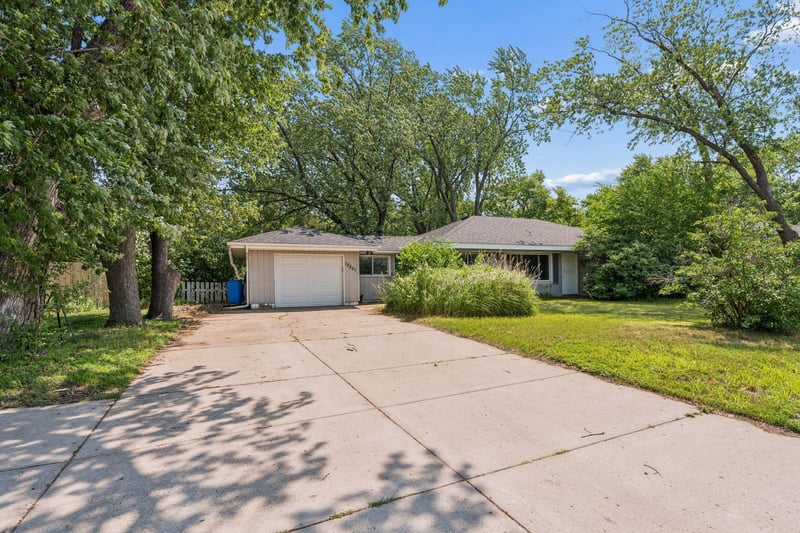 10251 Foley Blvd NW, Coon Rapids, MN 55448
