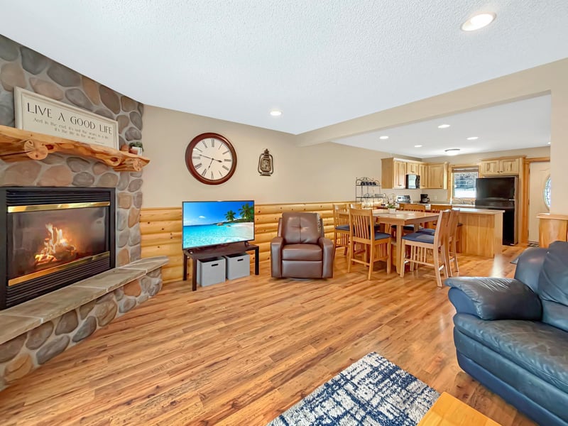 408 Quadna Mountain Rd, Hill City, MN 55748