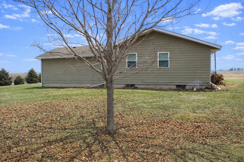 62328 340th St, Butterfield, MN 56120