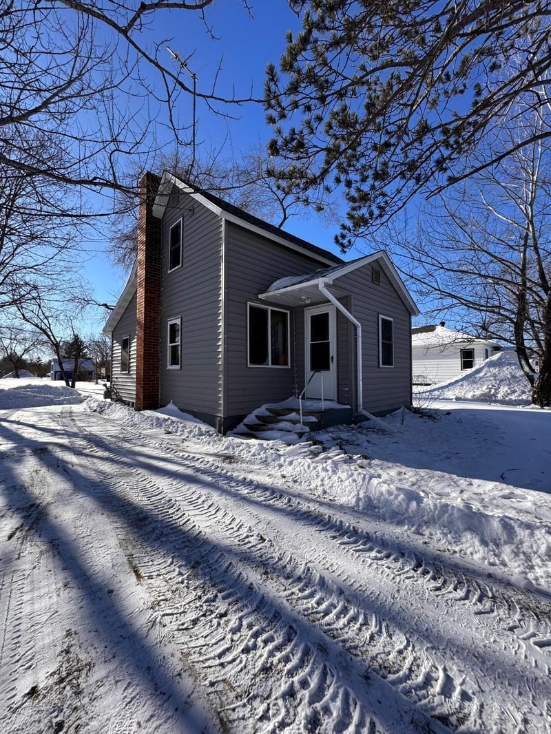 207 Leslie Ave E, Clarissa, MN 56440