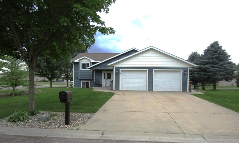 1103 N 15th St, Montevideo, MN 56265