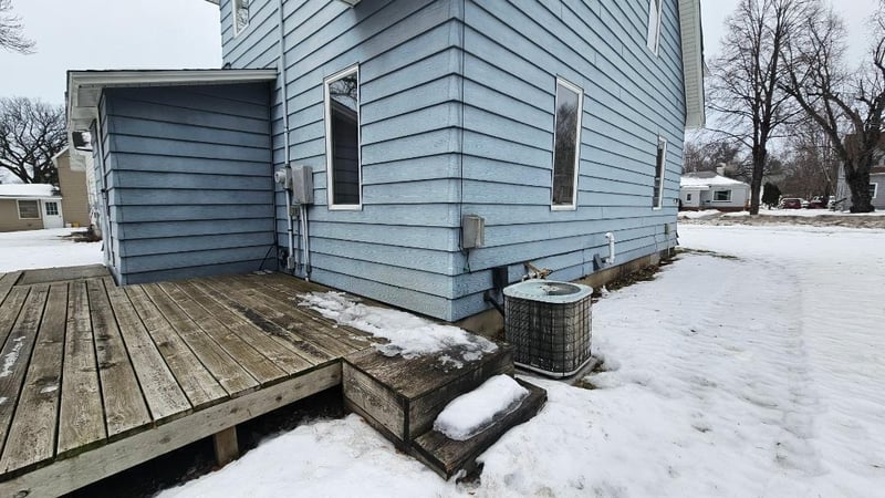 204 E 1st St, Morris, MN 56267