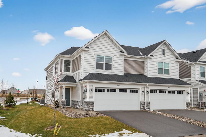 1935 Prospect Ln, Carver, MN 55315