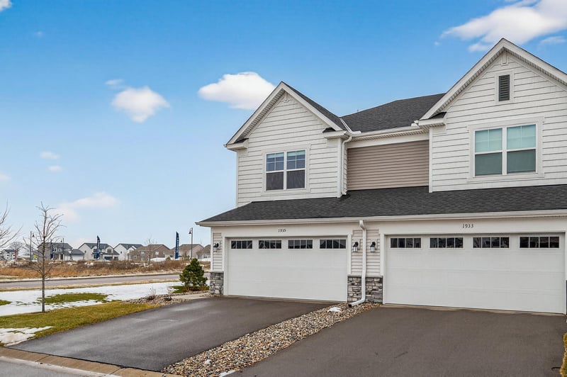 1935 Prospect Ln, Carver, MN 55315