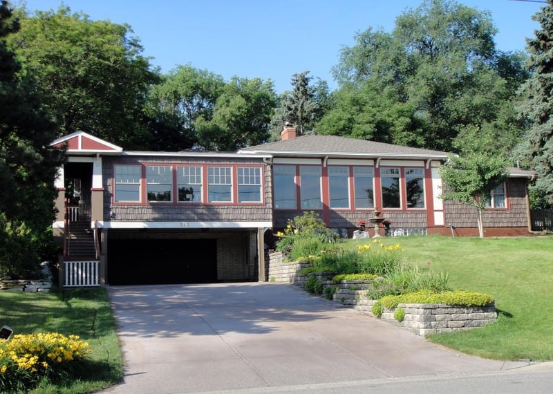 318 Mccarrons Blvd S, Roseville, MN 55113