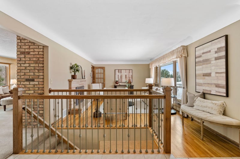 10035 Mound Spring Ter, Bloomington, MN 55420