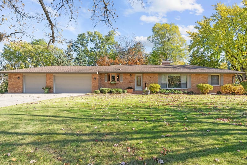 10035 Mound Spring Ter, Bloomington, MN 55420