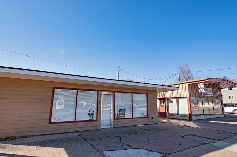 1671 W 5th St, Winona, MN 55987