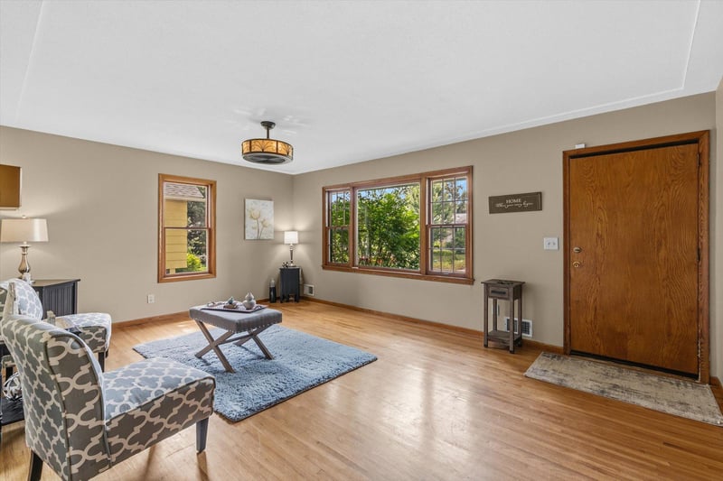 262 N Star Ln, Circle Pines, MN 55014