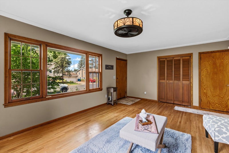 262 N Star Ln, Circle Pines, MN 55014