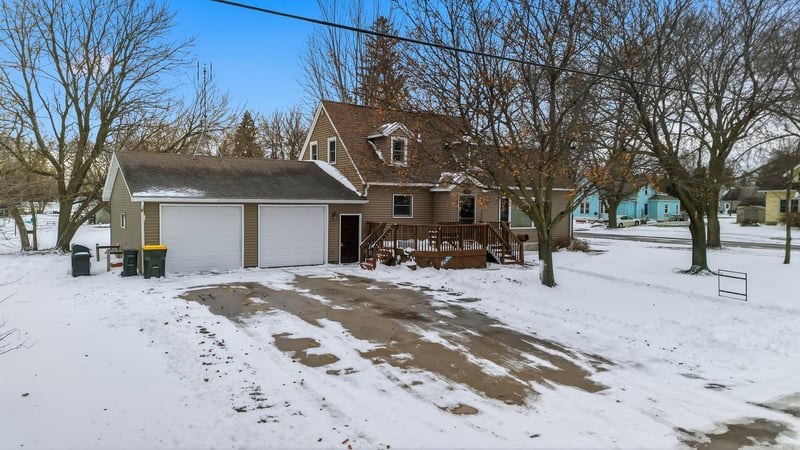 702 9th Ave S, Saint James, MN 56081