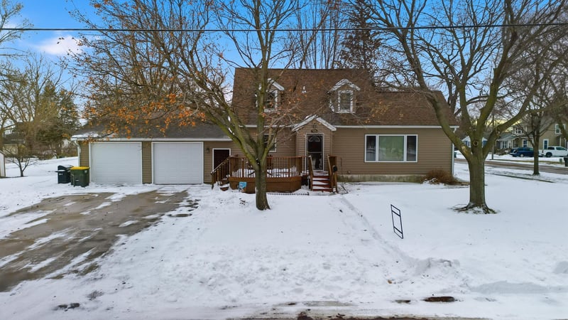 702 9th Ave S, Saint James, MN 56081