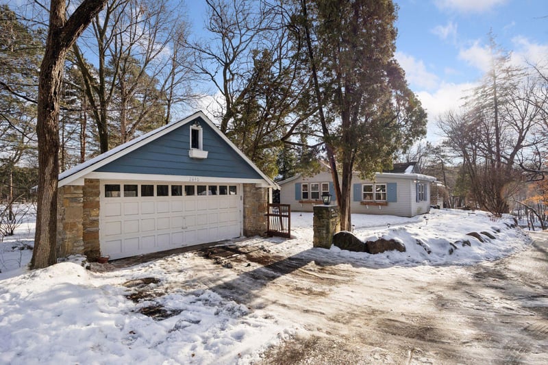 2840 Breezy Heights Rd, Wayzata, MN 55391