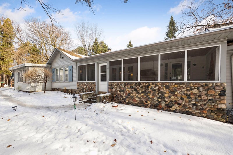 2840 Breezy Heights Rd, Wayzata, MN 55391