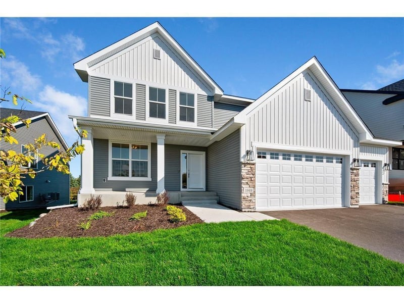 2041 Lusitano St S, Shakopee, MN 55379
