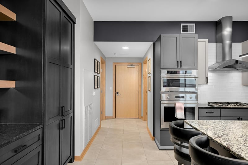 1240 S 2nd St #1202, Minneapolis, MN 55415