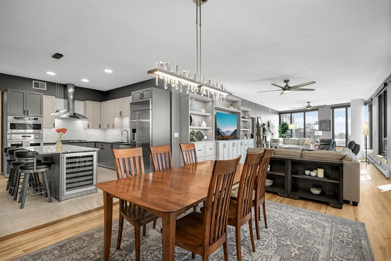 1240 S 2nd St #1202, Minneapolis, MN 55415