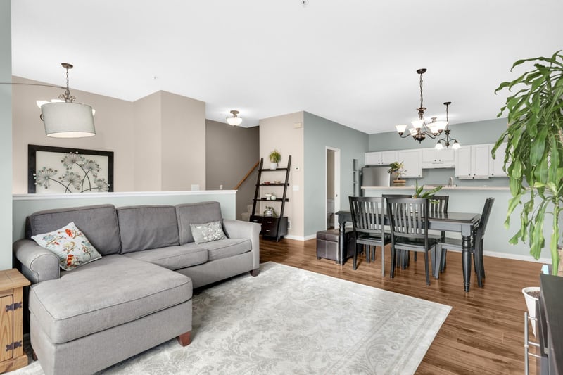 430 Willoughby Way W, Hopkins, MN 55305