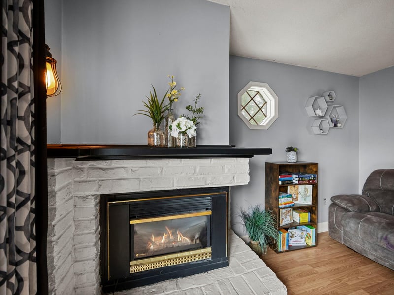 406 5th St NW, Montgomery, MN 56069