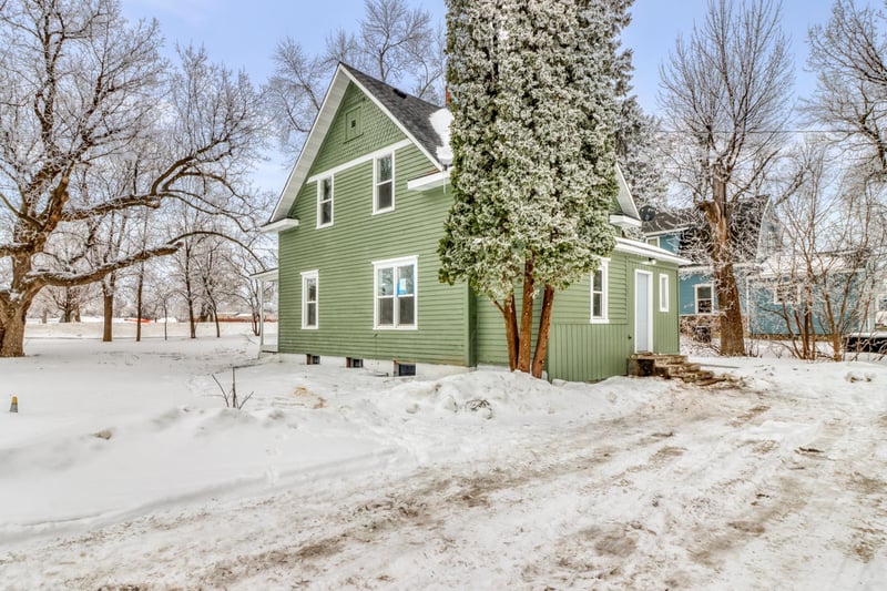 153 Center St N, Rothsay, MN 56579