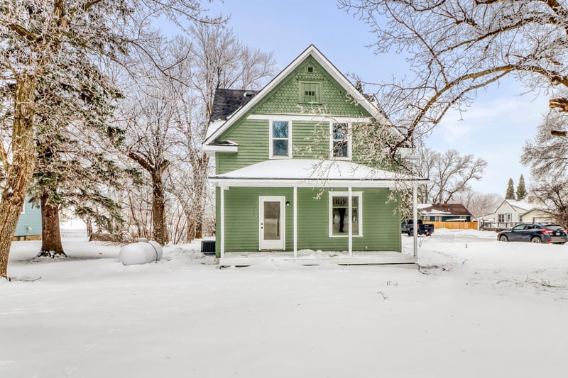 153 Center St N, Rothsay, MN 56579