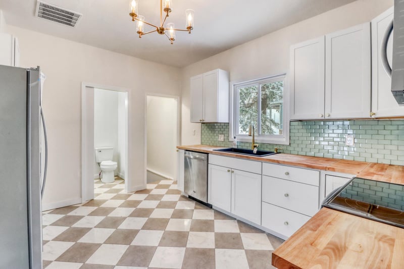 153 Center St N, Rothsay, MN 56579