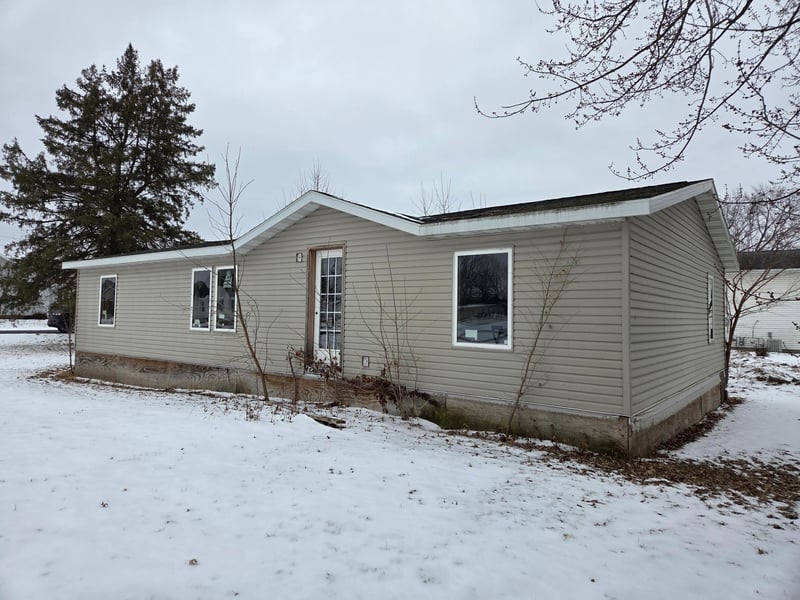 30374 S Whitmore St, Rushford, MN 55971