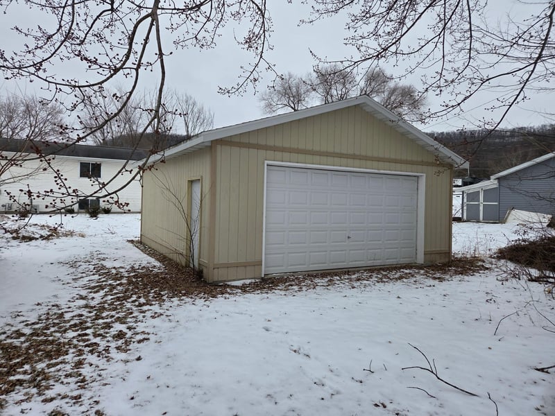 30374 S Whitmore St, Rushford, MN 55971
