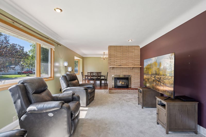 612 S 11th St, Olivia, MN 56277