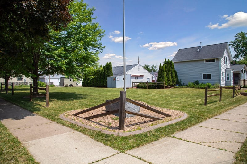 725 Watson Ave, Saint Paul, MN 55102