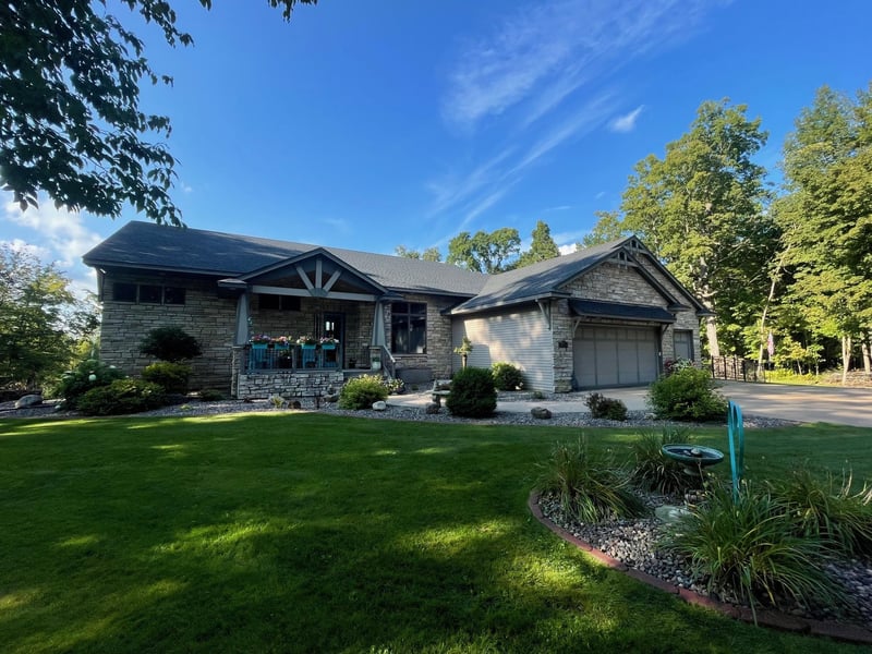13966 346th Ct, Lindstrom, MN 55045