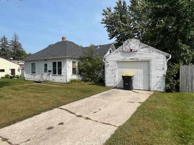 605 S 12th St, Olivia, MN 56277