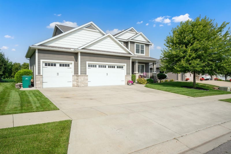 1157 8th Ave NW, Byron, MN 55920