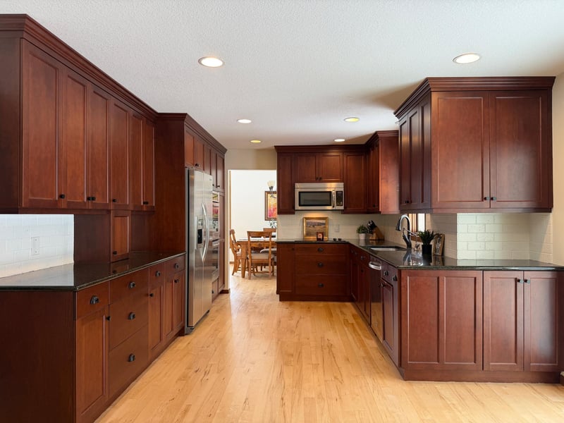 36 Deer Hills Dr, North Oaks, MN 55127