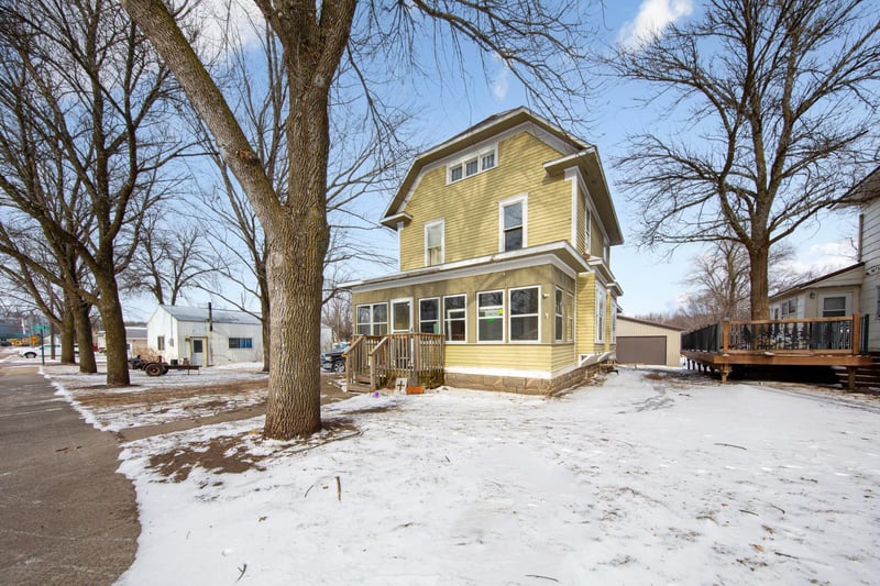 215 Front St E, Redwood Falls, MN 56283