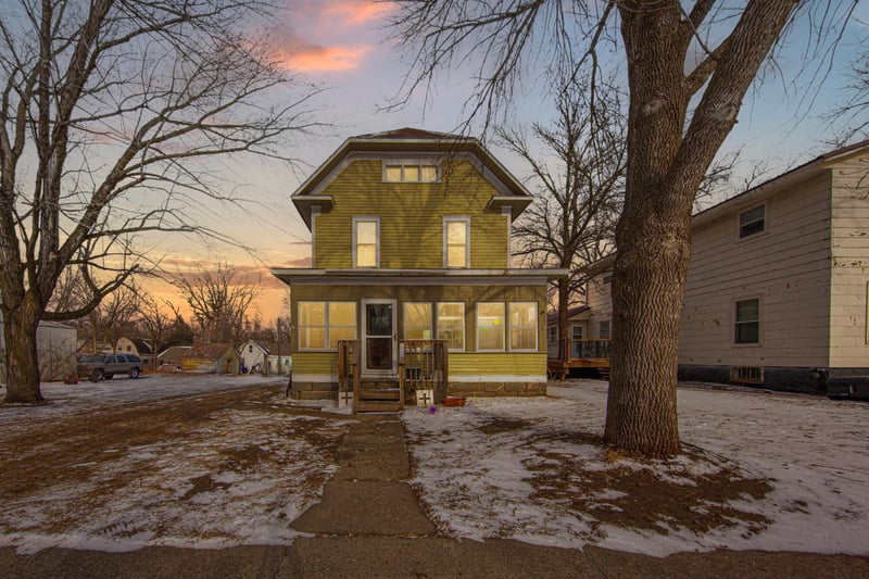 215 Front St E, Redwood Falls, MN 56283