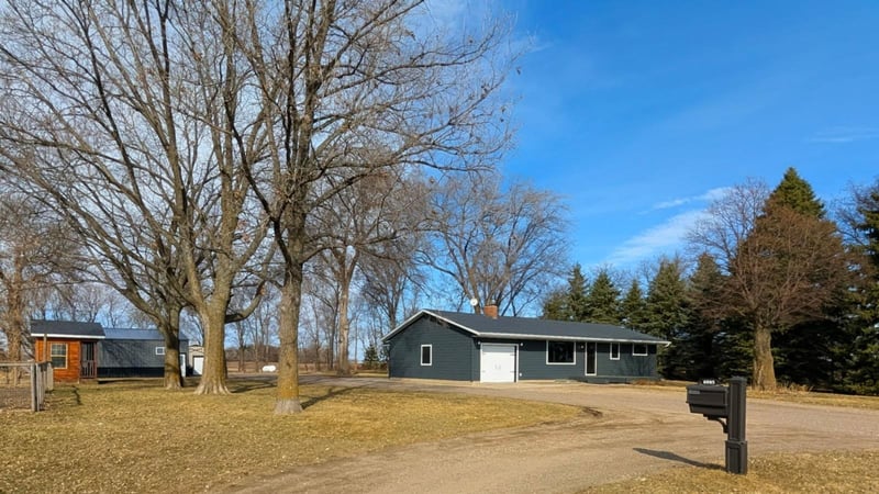 6005 30th Ave SW, Montevideo, MN 56265