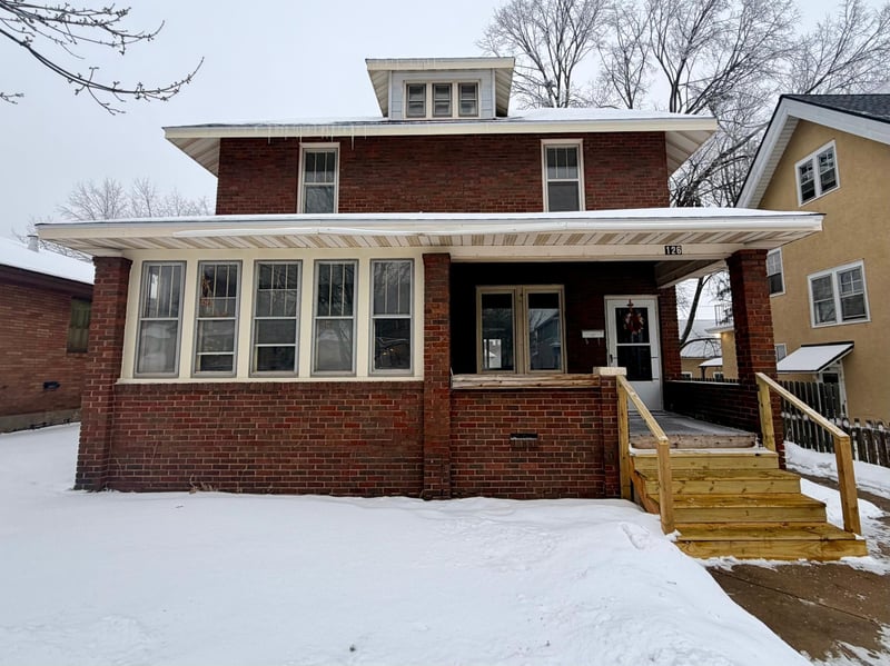 126 2nd St SW, Chisholm, MN 55719