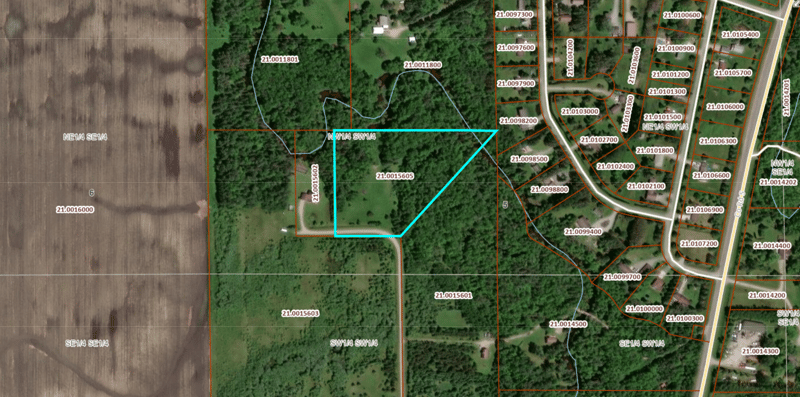 . 330th St, Warroad, MN 56763